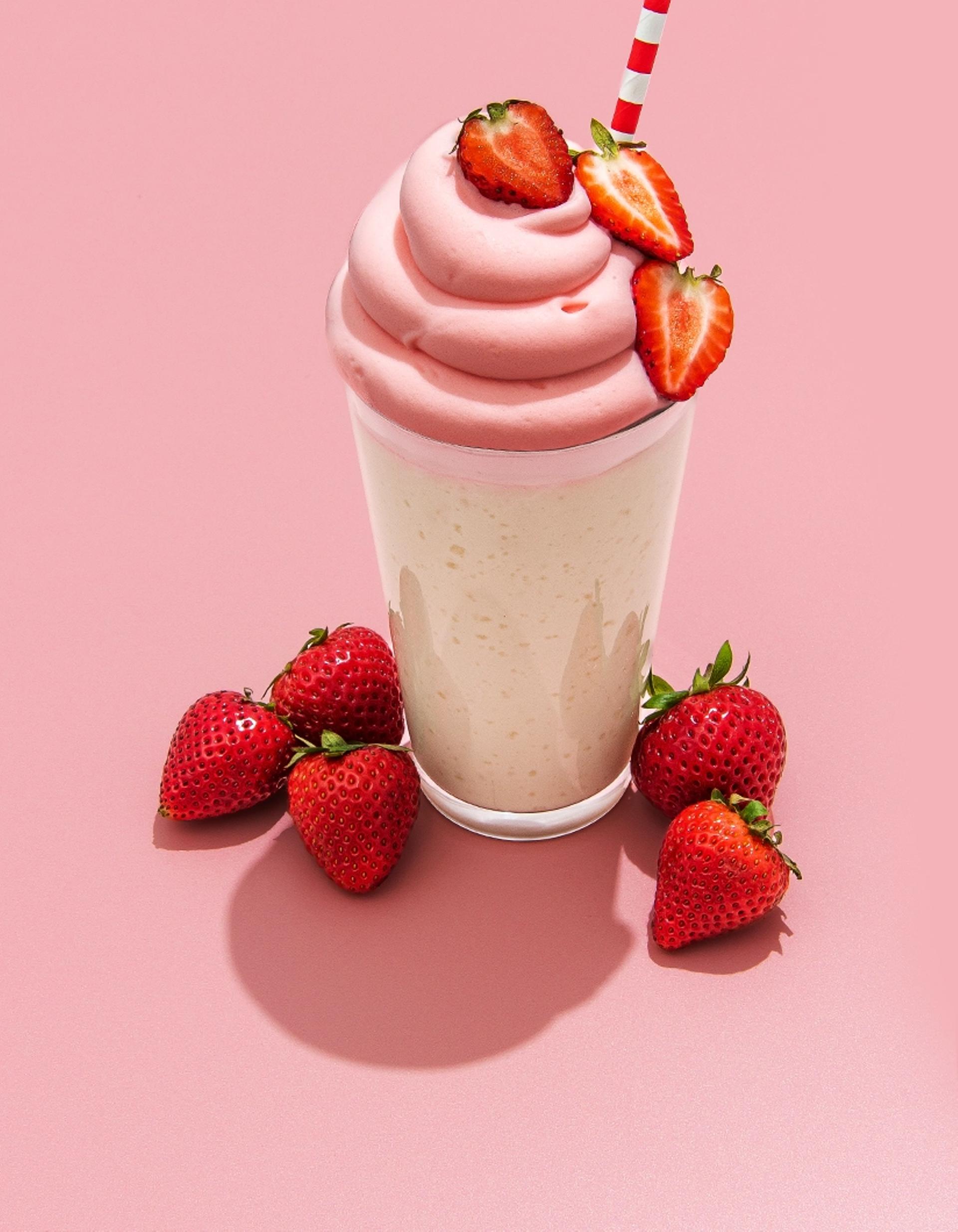 strawberry keto chow shake